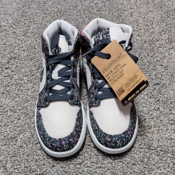 Air Jordan 1 Mid - Picture 2 of 7